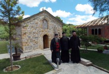 Monasi iz Grigorijata sa ocem Stefanom u Zocistu