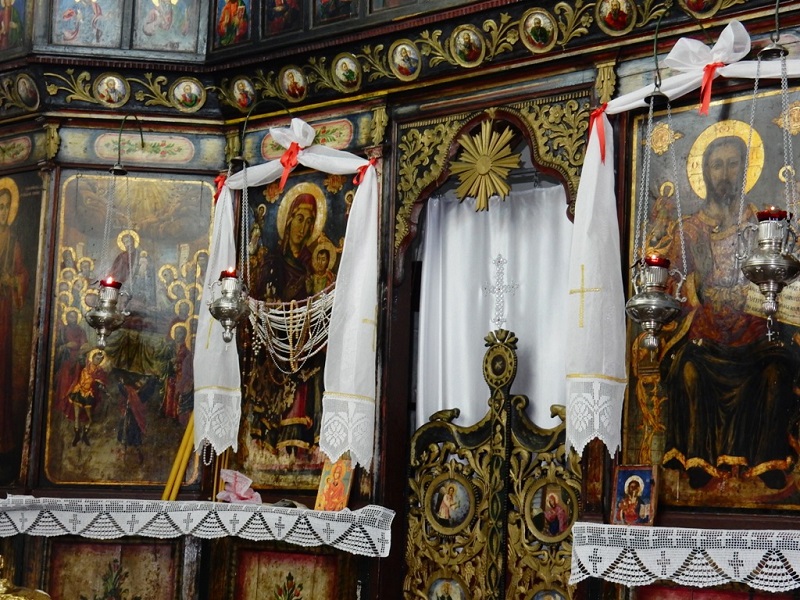 Bogorodicino Uspenje na ikonostasu orahovacke crkve