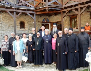 Nekadasnji bogoslovci sa vladikom